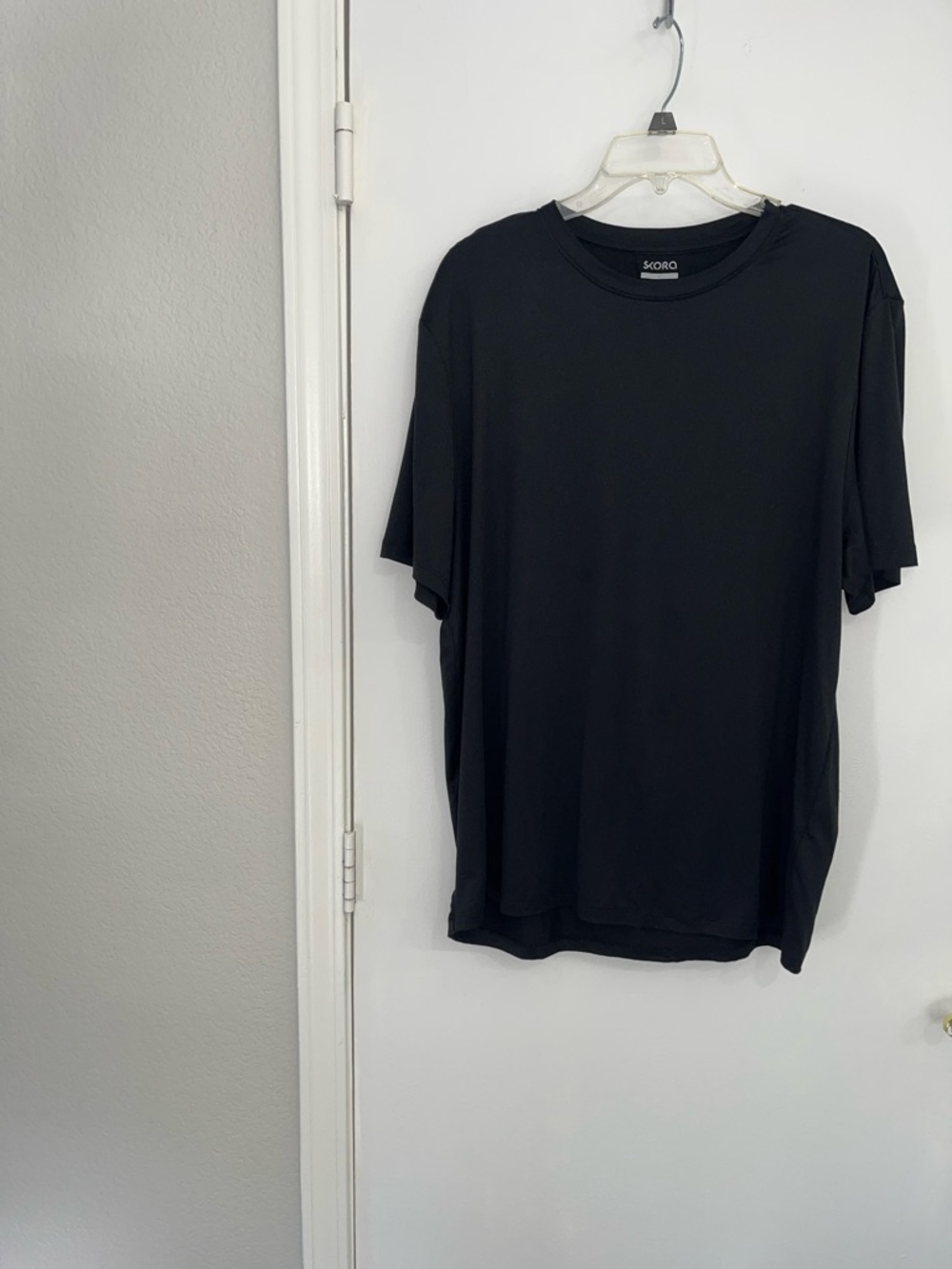 Skoro Men's Black Crew Neck Short Sleeve Shirt - Classic Fit